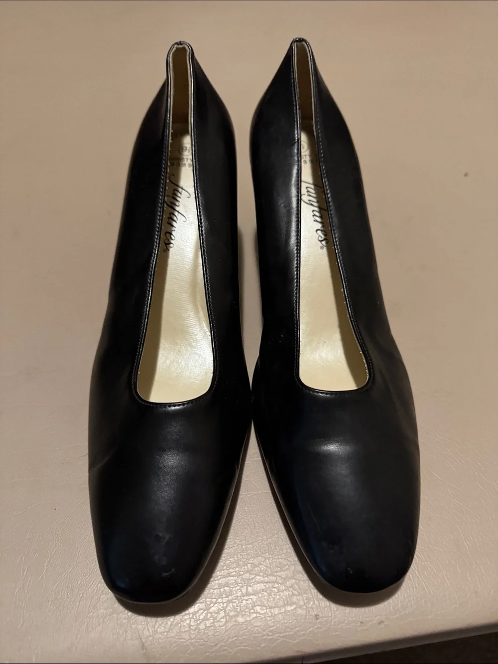 Women’s Black Leather Mid-Heel Pumps
